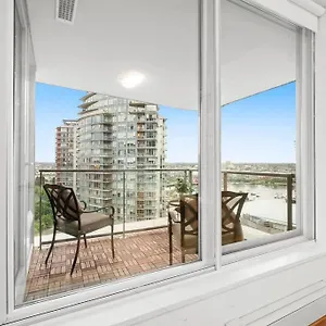 water-view-condo-in-downtown-vancouver-2br-2bath.vancouver-hotels-bc.net/